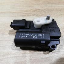 113800 2051   Air flap motor/actuator Toyota Avensis Verso