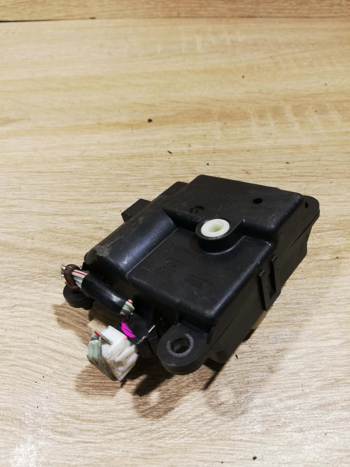 3k010 30840   Air flap motor/actuator Nissan Qashqai