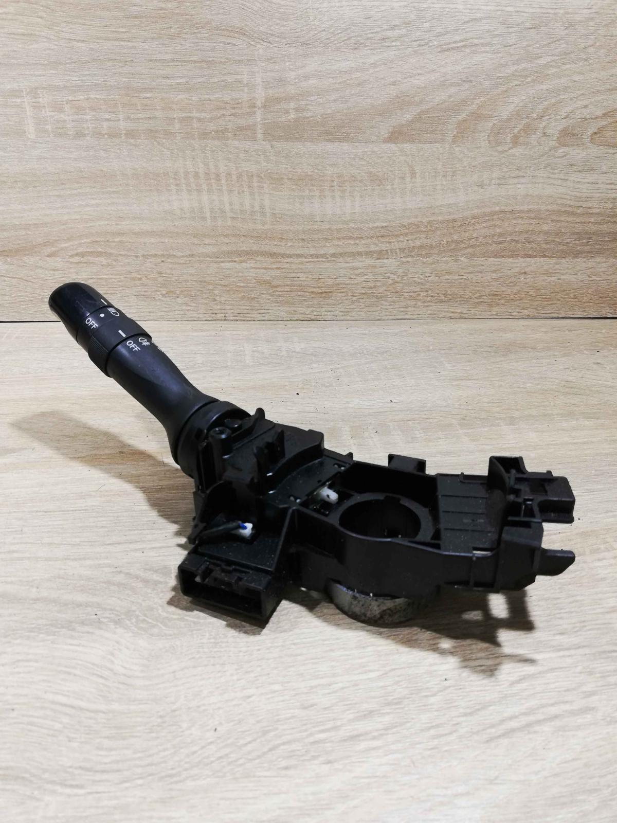 0d090 17f148   Wiper turn signal indicator stalk/switch Toyota Corolla Verso AR1