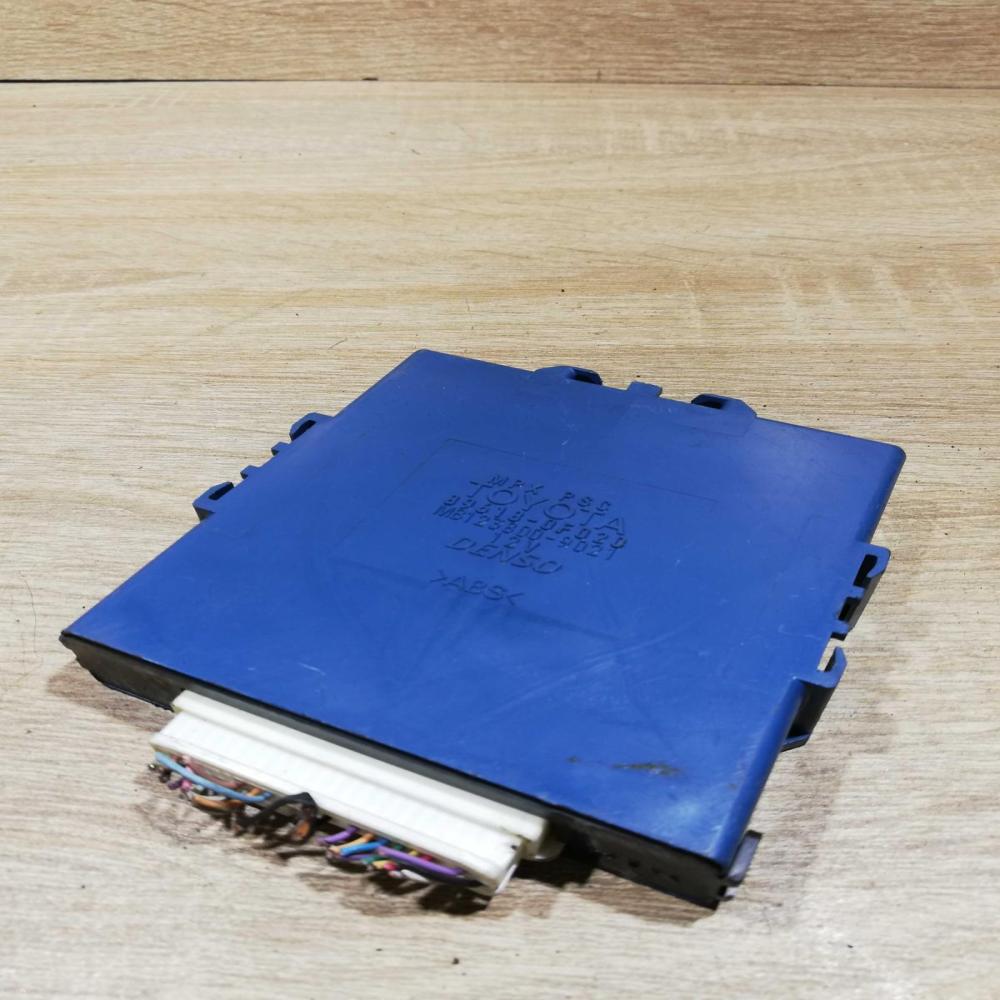 89618 0f020 mb123800 9021  Combustion control unit/module Toyota Corolla Verso A