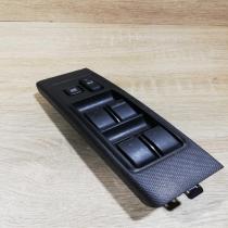 84820 0f010 Unit  Electric window control switch Toyota Corolla Verso AR10