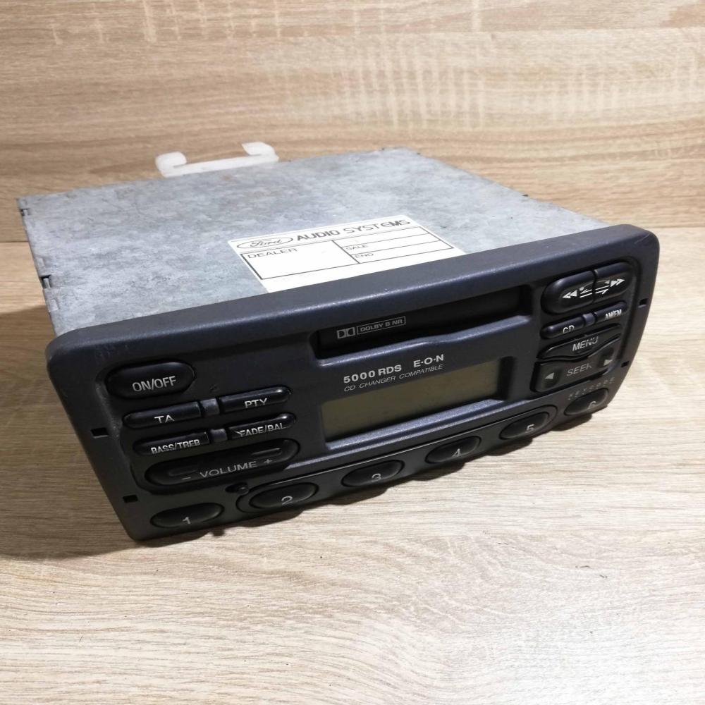 96AP 18K876 CC   Radio/CD/DVD/GPS head unit Ford Focus