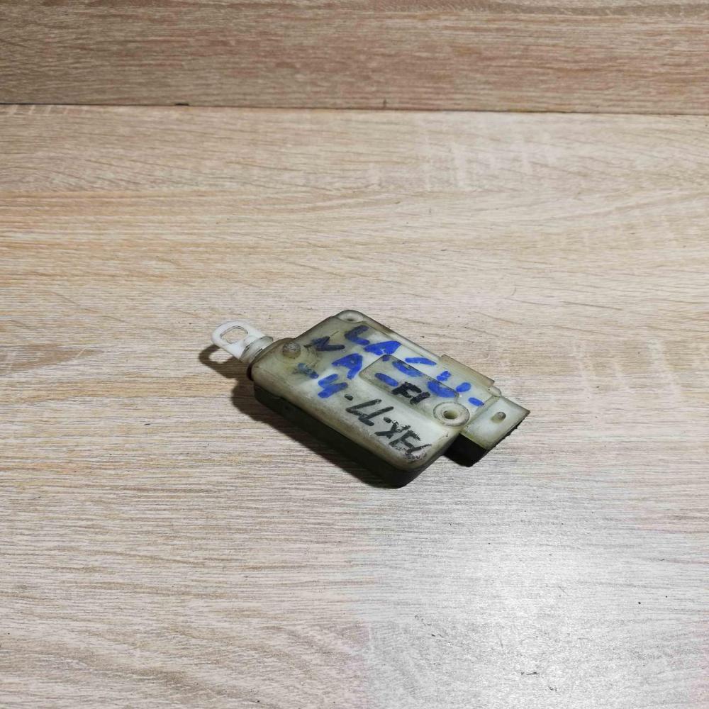 LAGUNA   Fuel tank cap lock motor Renault Laguna I