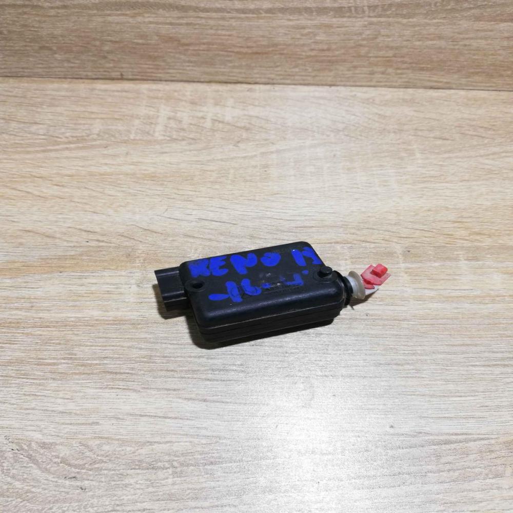 19   Tailgate boot lock/latch motor Renault 19