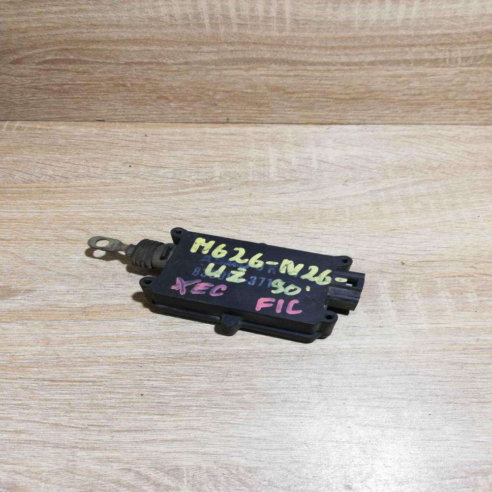 830000 3714   Tailgate boot lock/latch motor Mazda 626
