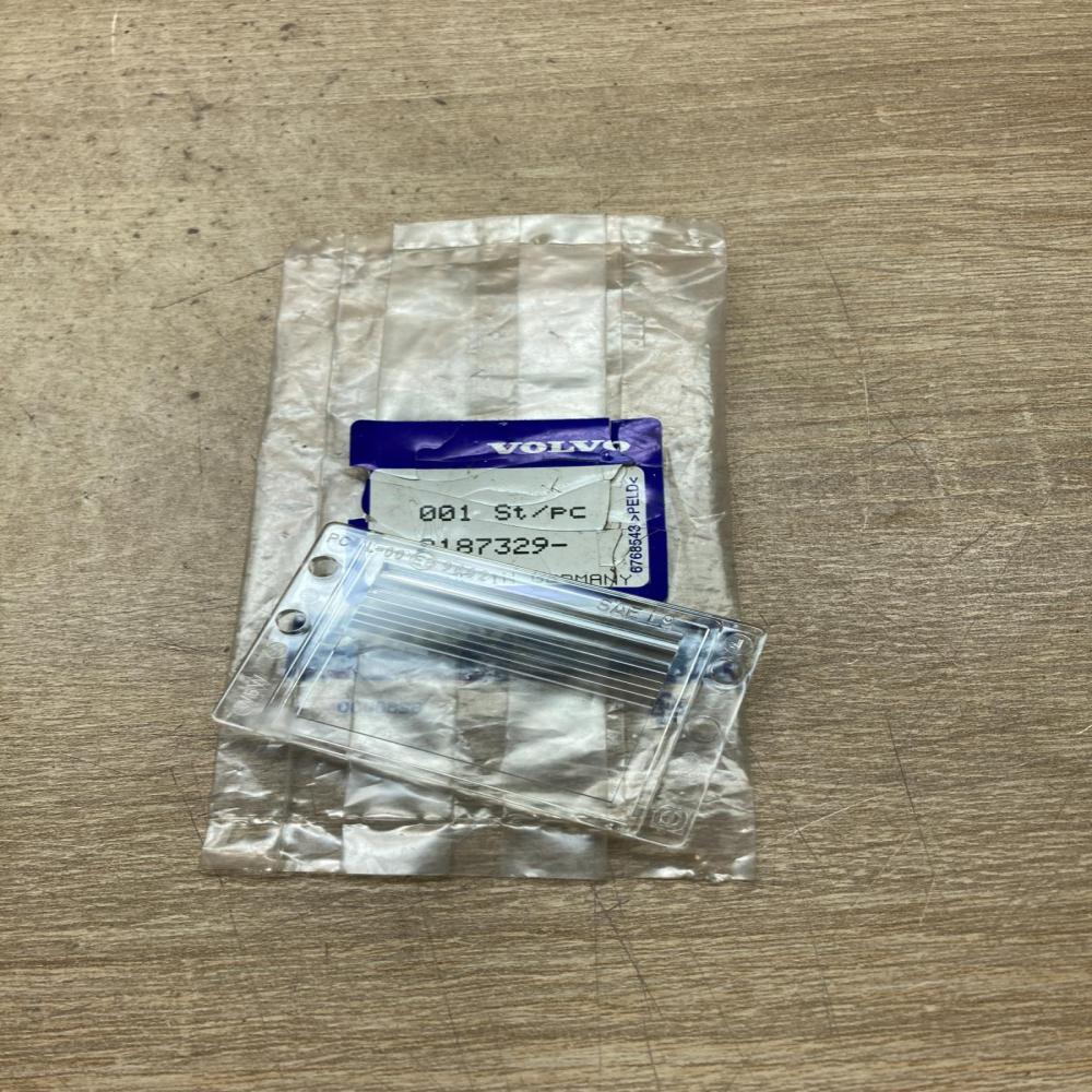 9187329   Number plate light Volvo V70