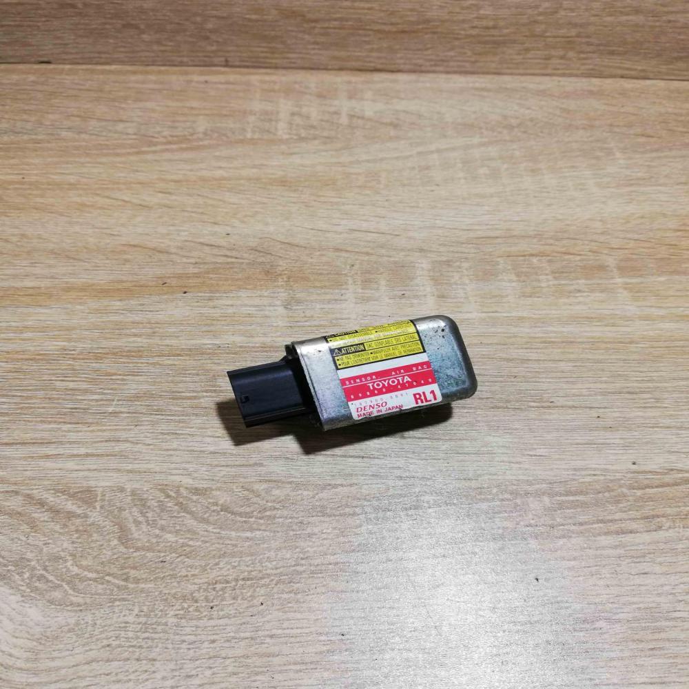 89860 47040 187900 0891  Airbag deployment crash/impact sensor Toyota Prius (XW2
