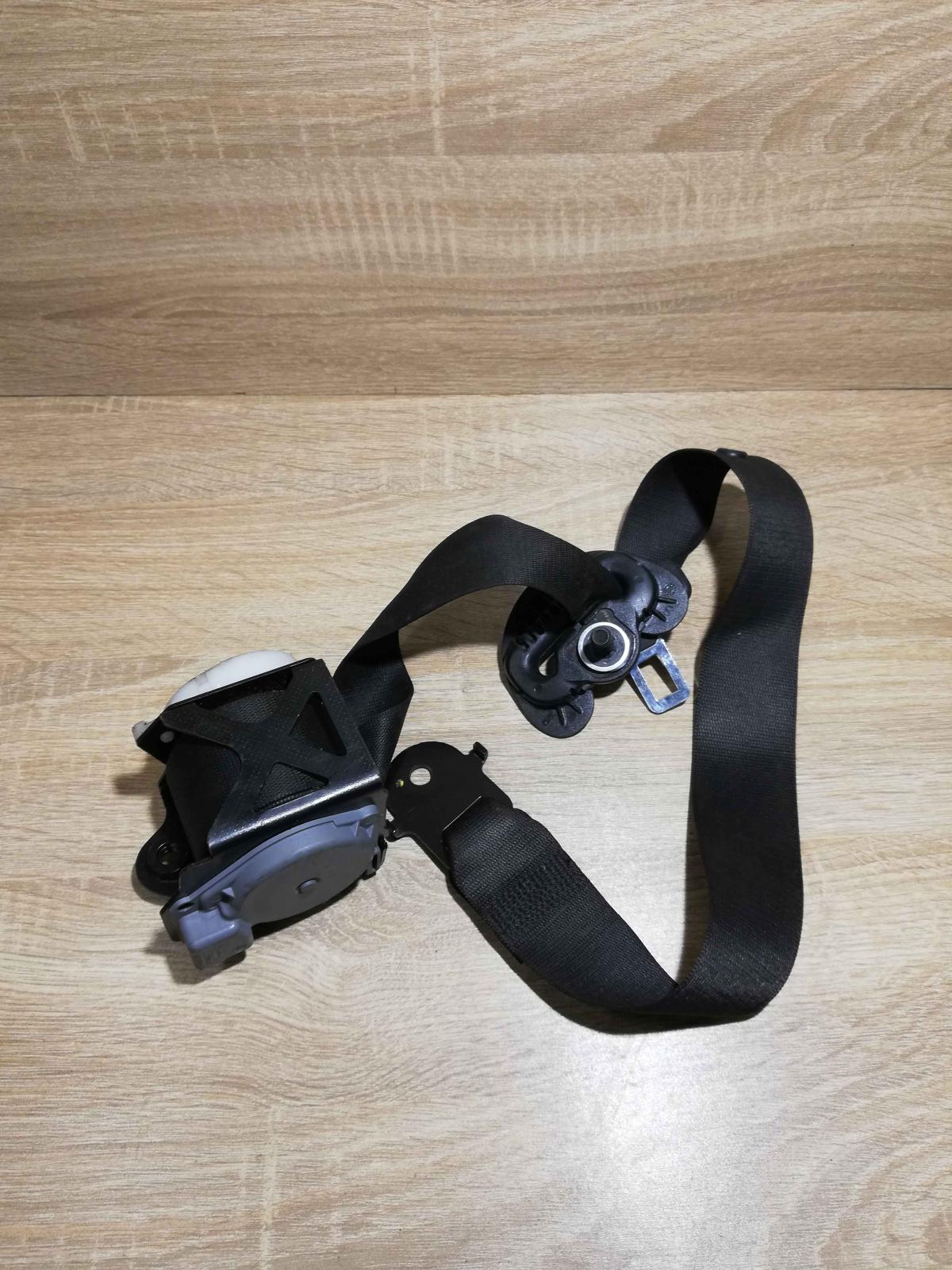 S2716104109H   Front seatbelt BMW X5 E70