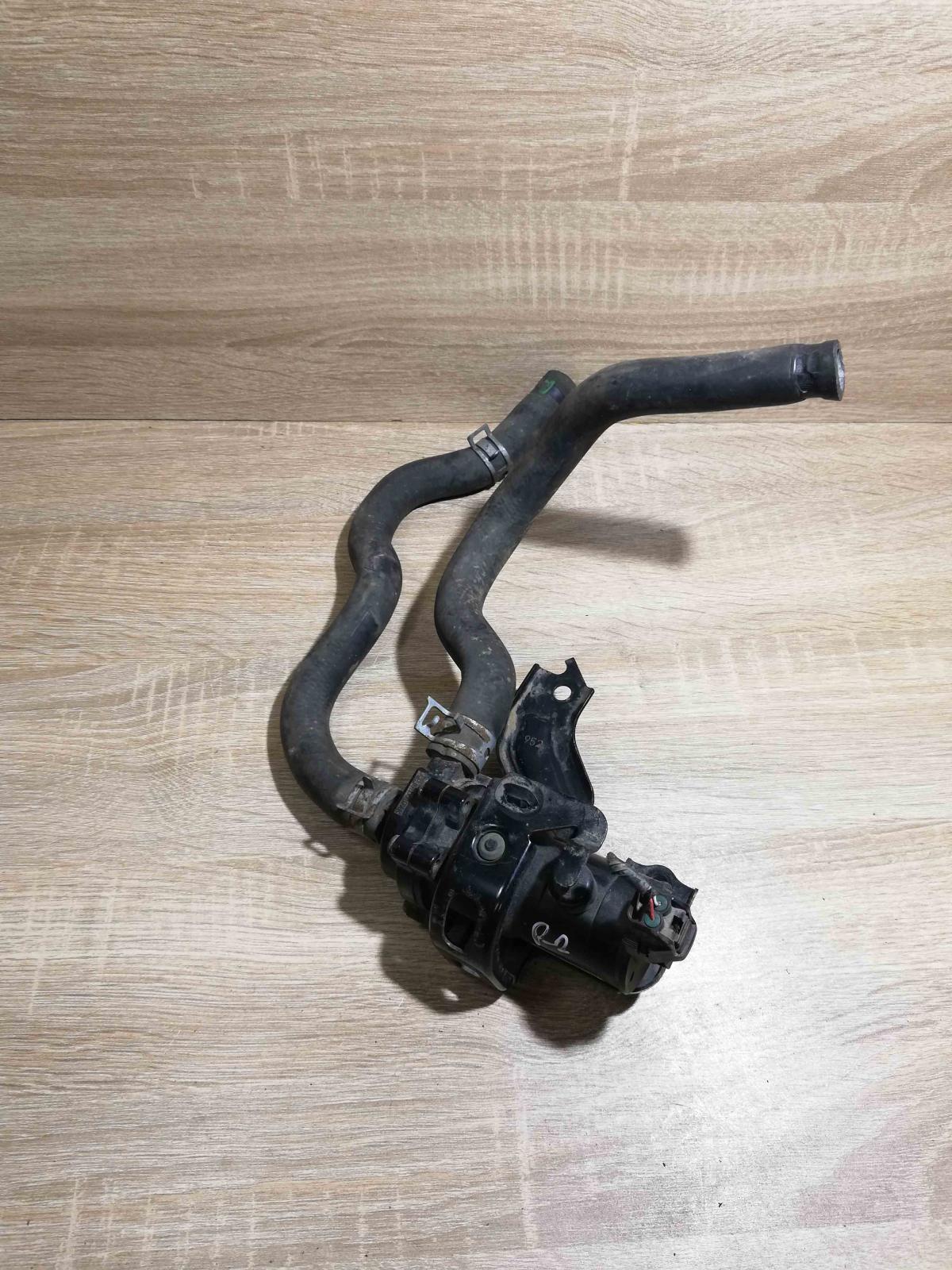 064100 0951 Hose  Electric auxiliary coolant/water pump Toyota Prius (XW20)