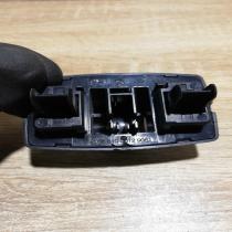 A1668100012   Sun visor clip/hook/bracket Mercedes-Benz ML W166