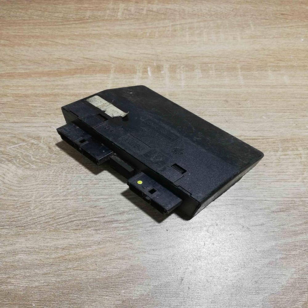 16216 82 71   Comfort/convenience module Renault Safrane