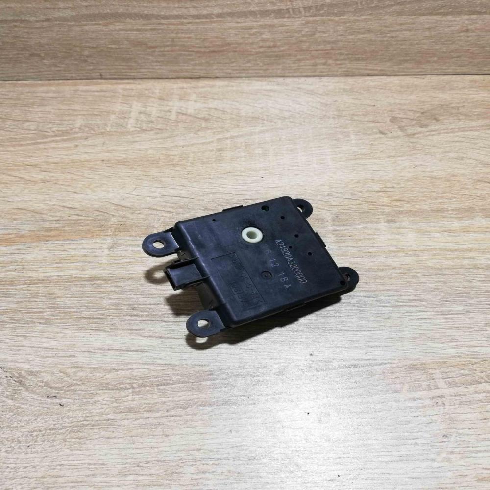 A24820A3200000   Air flap motor/actuator Nissan Qashqai