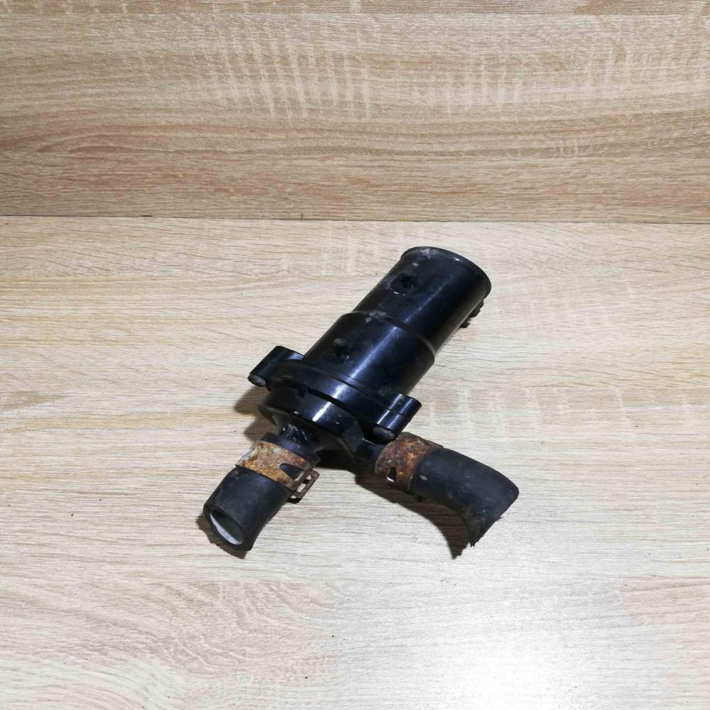 064100 0951 Unit  Electric auxiliary coolant/water pump Toyota Prius (XW20)