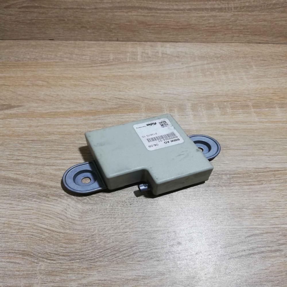 6935024 01 530  Aerial antenna amplifier BMW 5 F10 F11