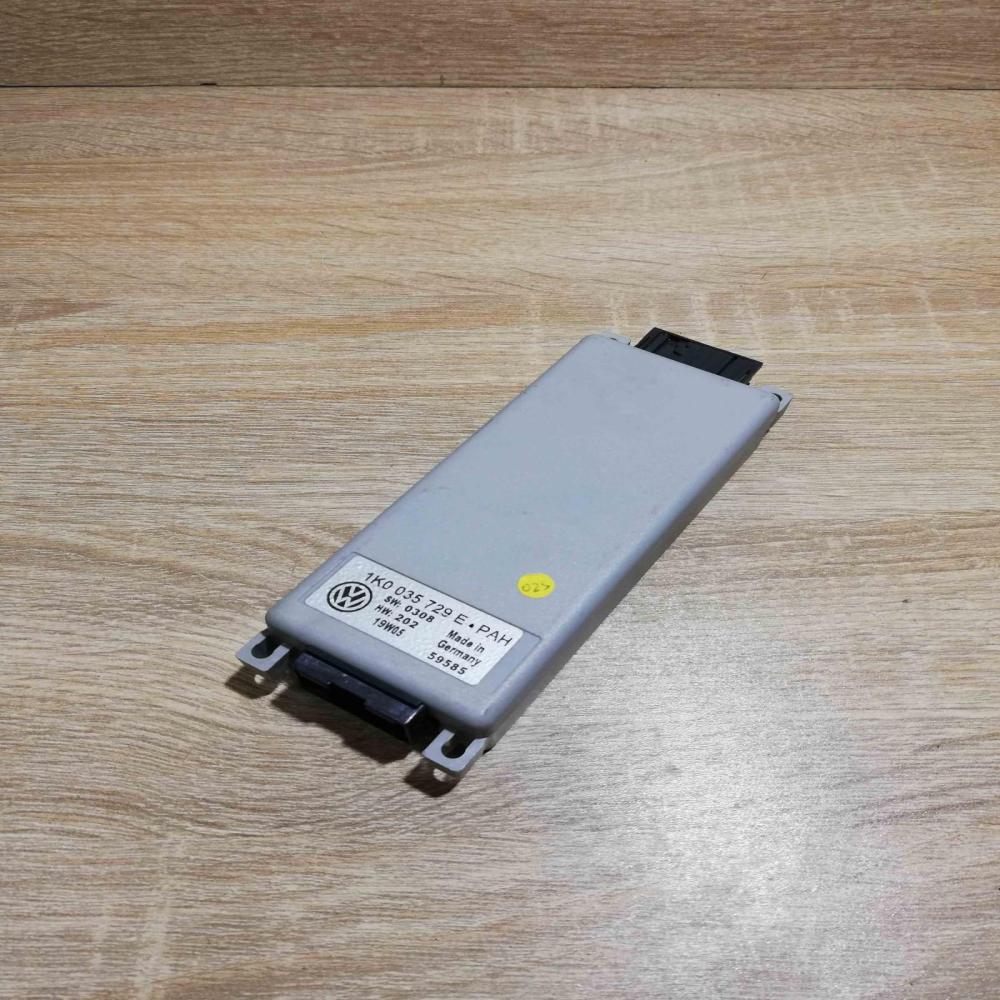 1K0035729E   Phone control unit/module Volkswagen Touran I