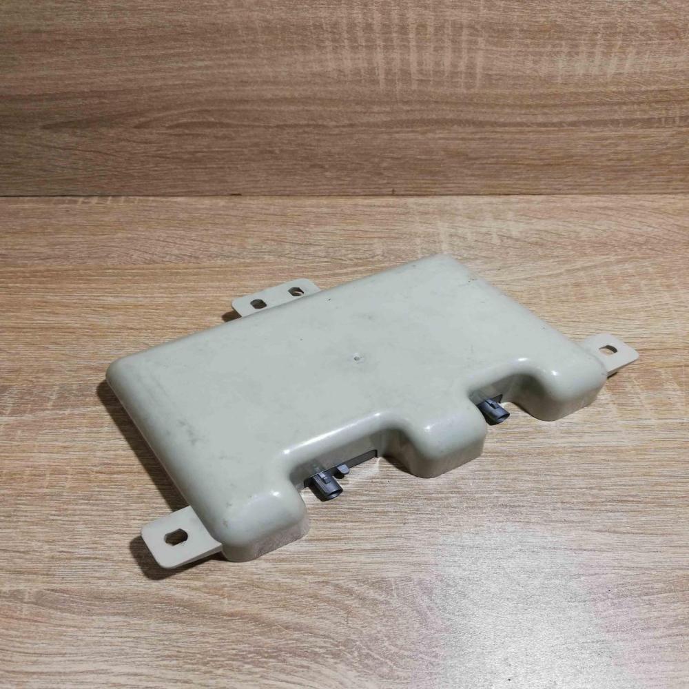 6957348 01   Aerial antenna amplifier BMW 6 F12 F13