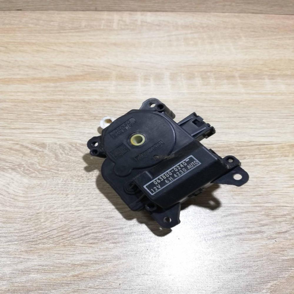 063800 0240  sensor Air flap motor/actuator Toyota Prius (XW20)