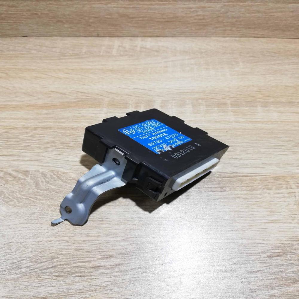 89730 47020  Unit Immobilizer control unit/module Toyota Prius (XW20)