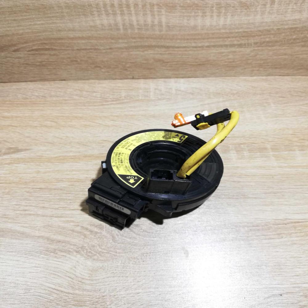 9GJ0182   Airbag slip ring squib (SRS ring) Toyota Auris 150