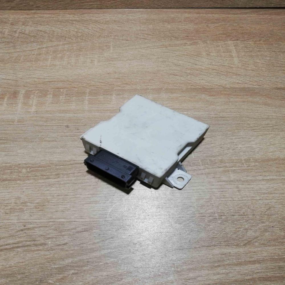 150696   Window wiper relay Toyota Corolla E120 E130