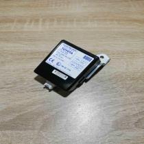 89741 0F010 61B168 000  Door control unit/module Toyota Corolla Verso AR10