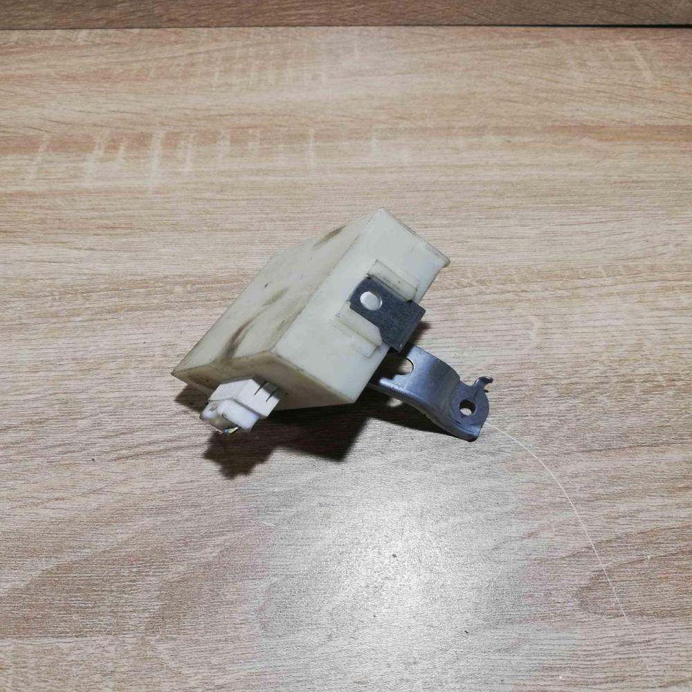 89741 05050   Door central lock control unit/module Toyota Corolla Verso AR10