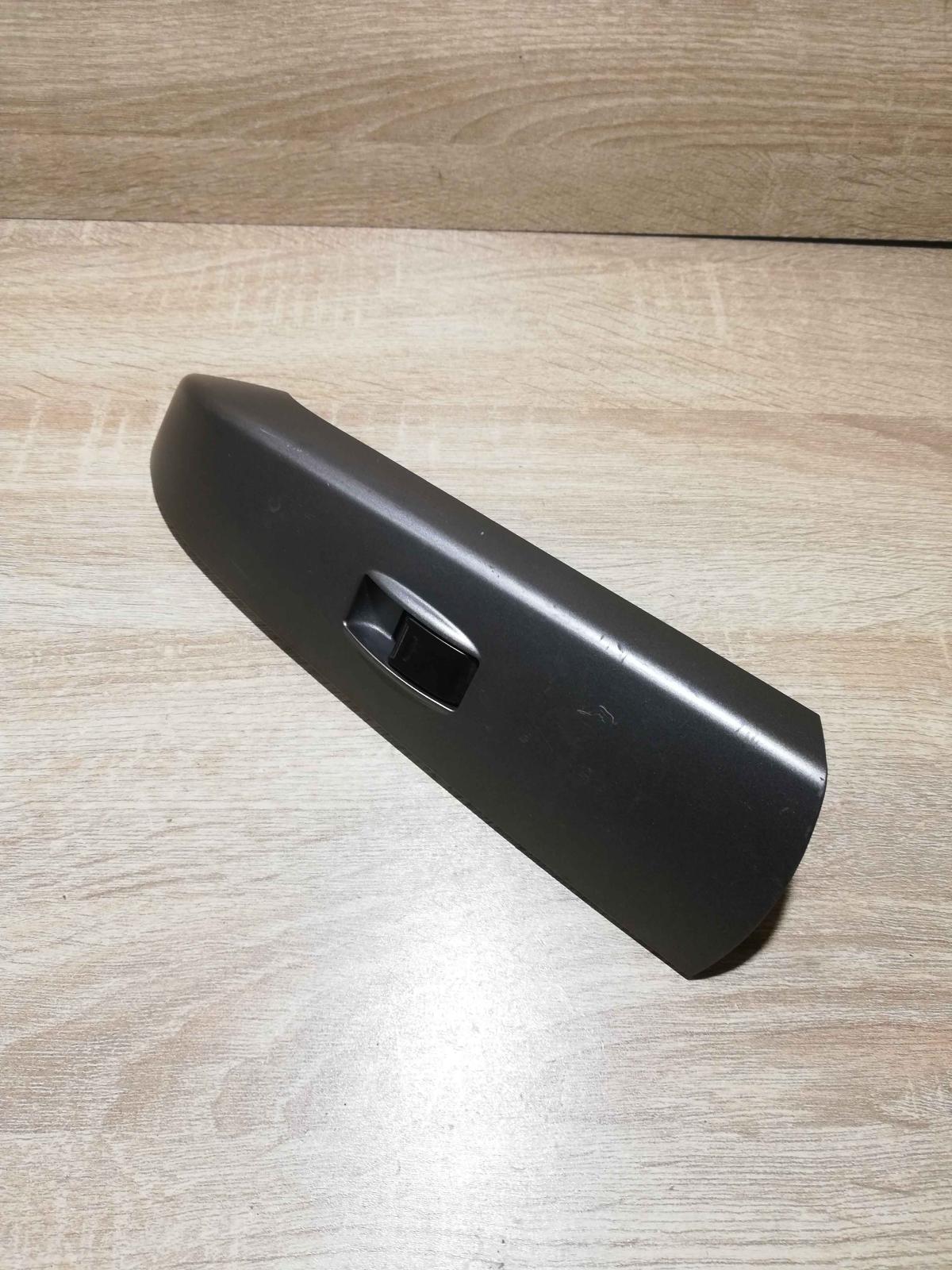 74272 47050   Electric window control switch Toyota Prius (XW20)