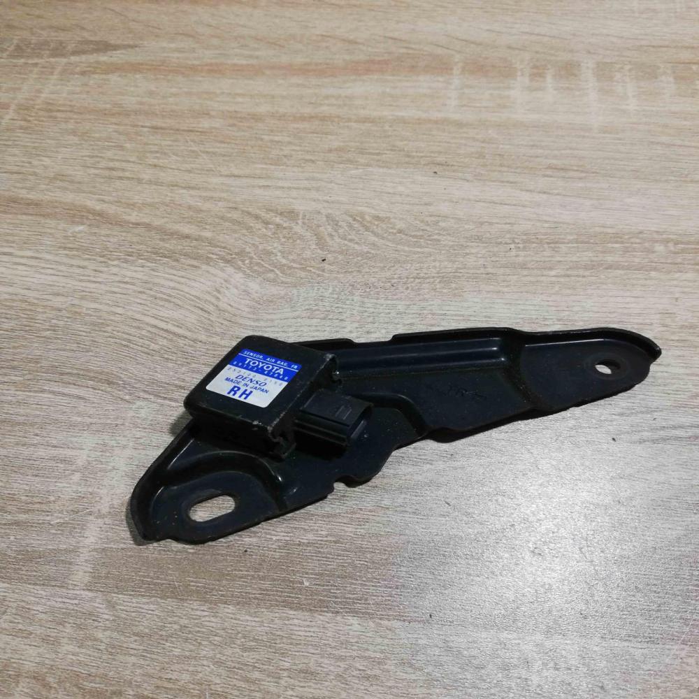 89173 47040 252100 0150  Airbag deployment crash/impact sensor Toyota Prius (XW2