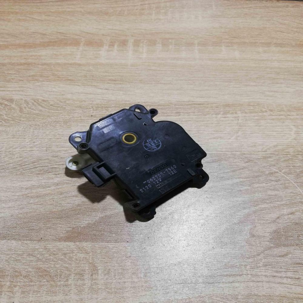 063700 7960   Air flap motor/actuator Toyota Prius (XW20)