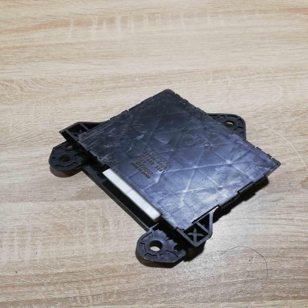 88650 47051 177600 3361  Climate control unit Toyota Prius (XW20)