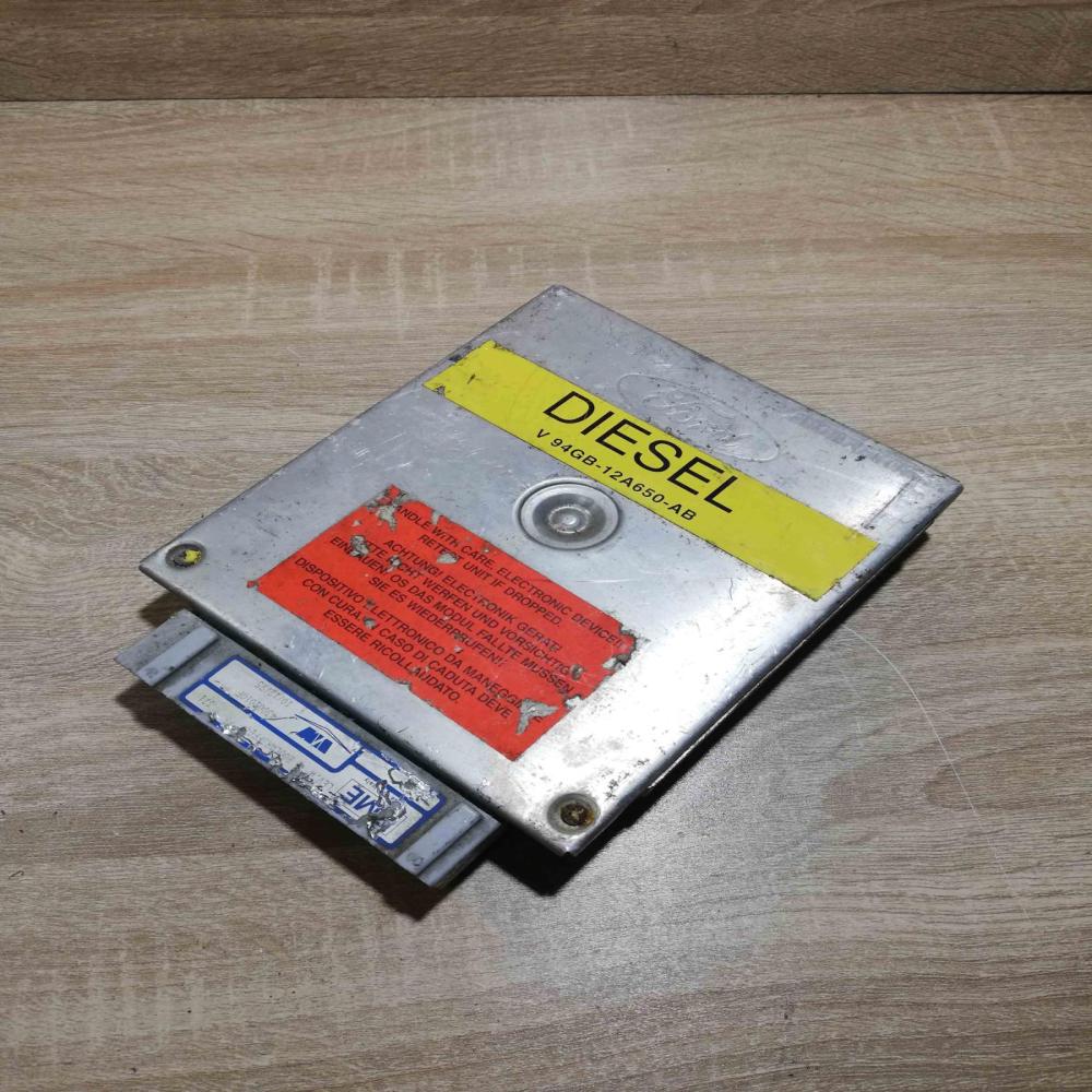 94GB 12A650 AB   Engine control unit/module ECU Ford Focus