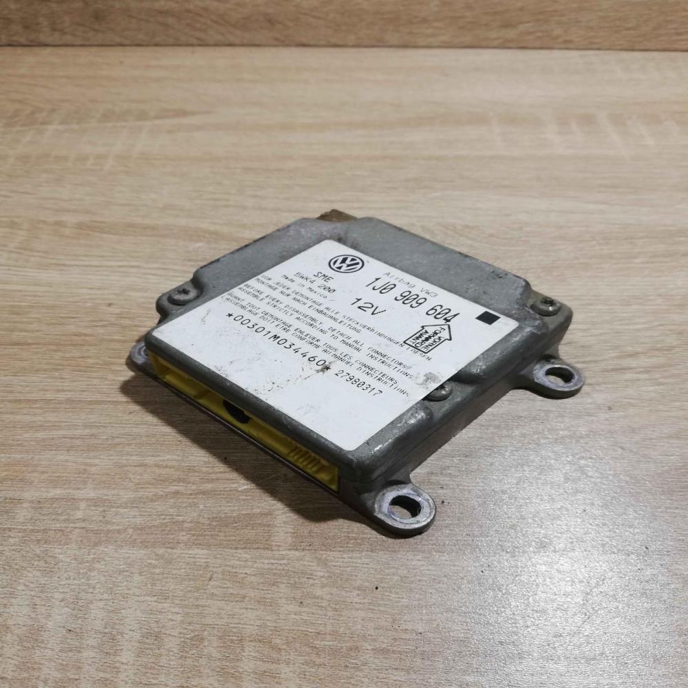1J0909604   Airbag control unit/module Volkswagen PASSAT B5