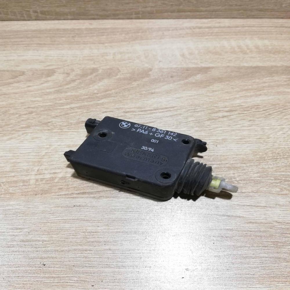 8361142   Central locking motor BMW 3 E36