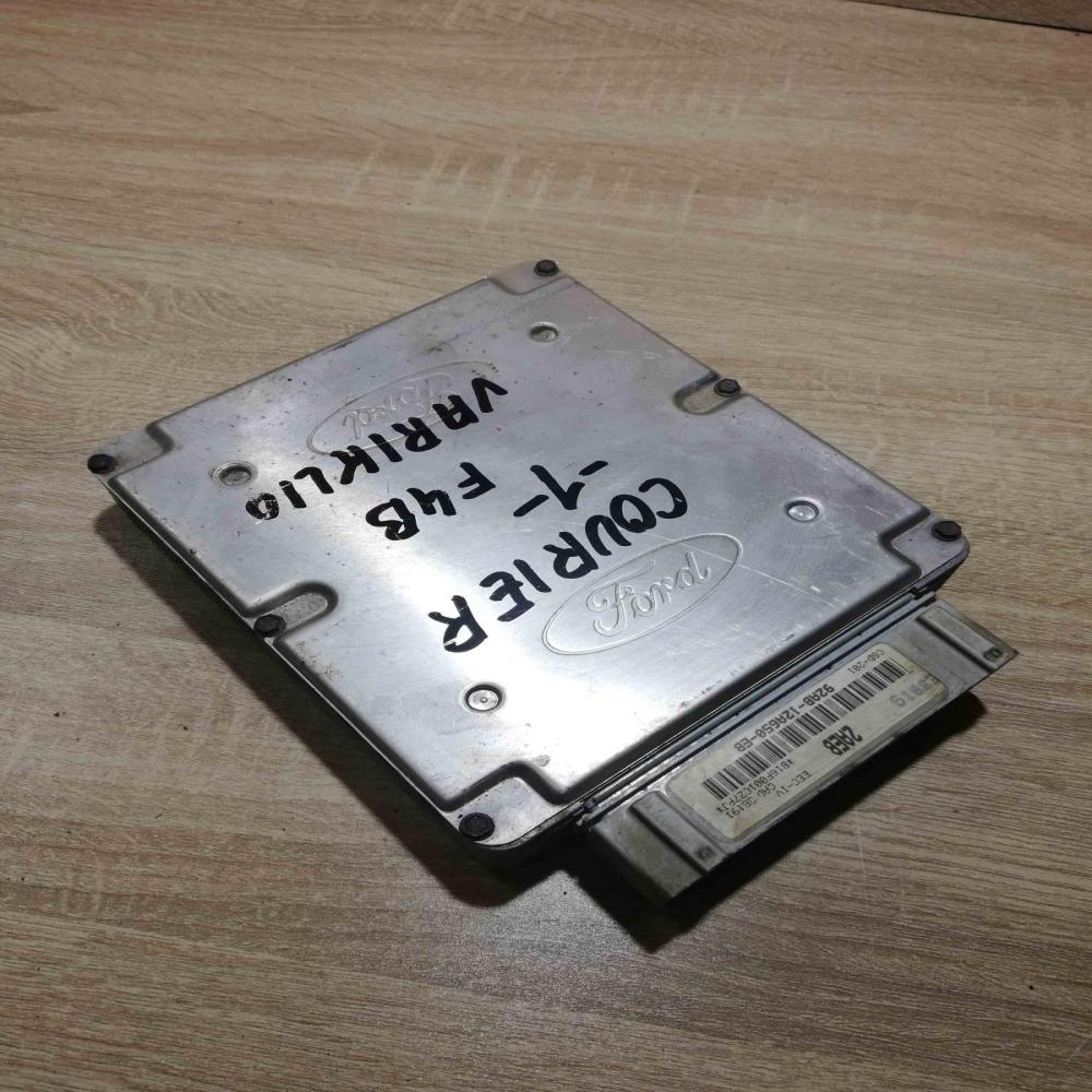 92AB 12A650 EB   Engine control unit/module ECU Ford Fiesta