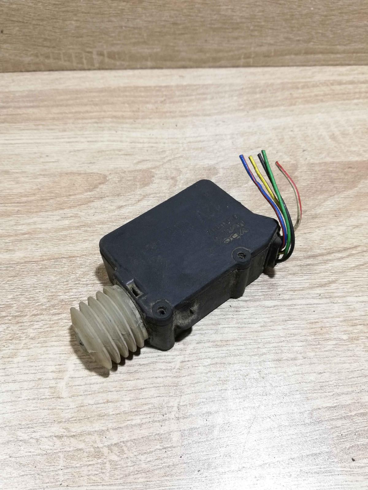VITO 2 PD F10   Fuel tank cap lock motor Mercedes-Benz Vito Viano W638