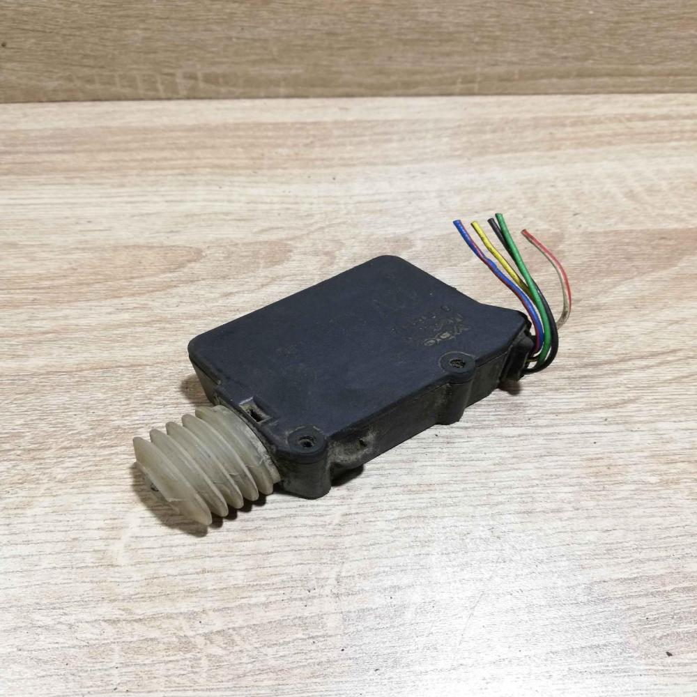 VITO 2 PD F10   Fuel tank cap lock motor Mercedes-Benz Vito Viano W638