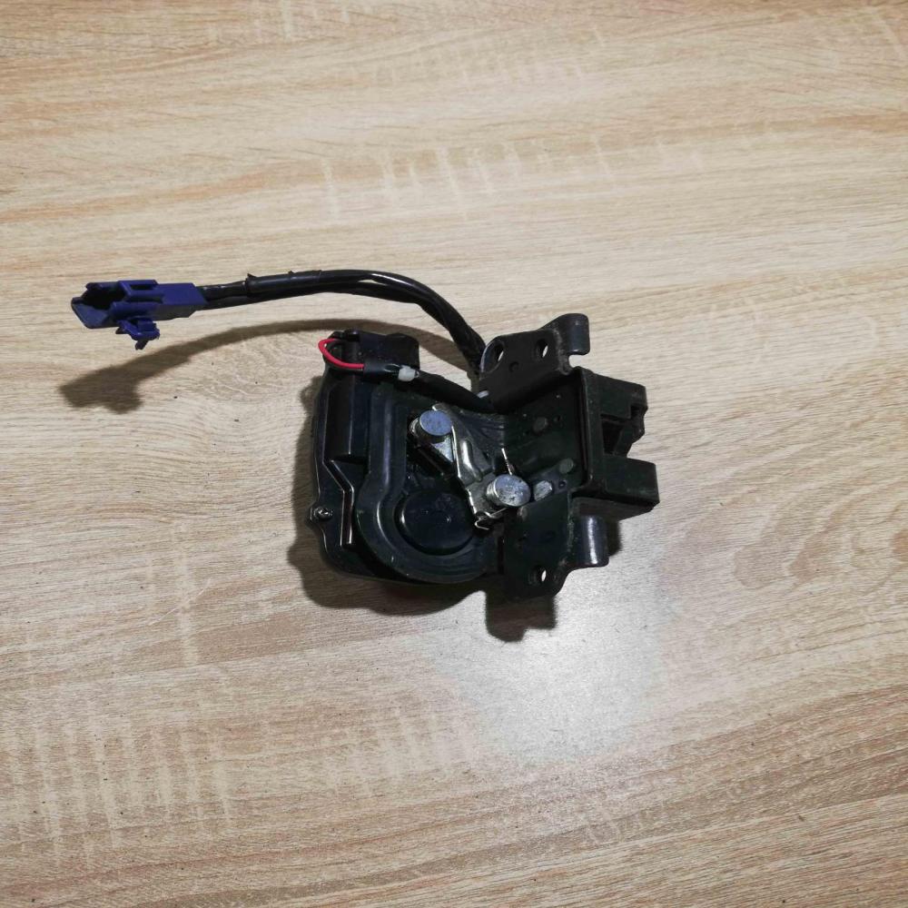 Blue Mechanism  Rear glass lock/latch Toyota Prius (XW20)