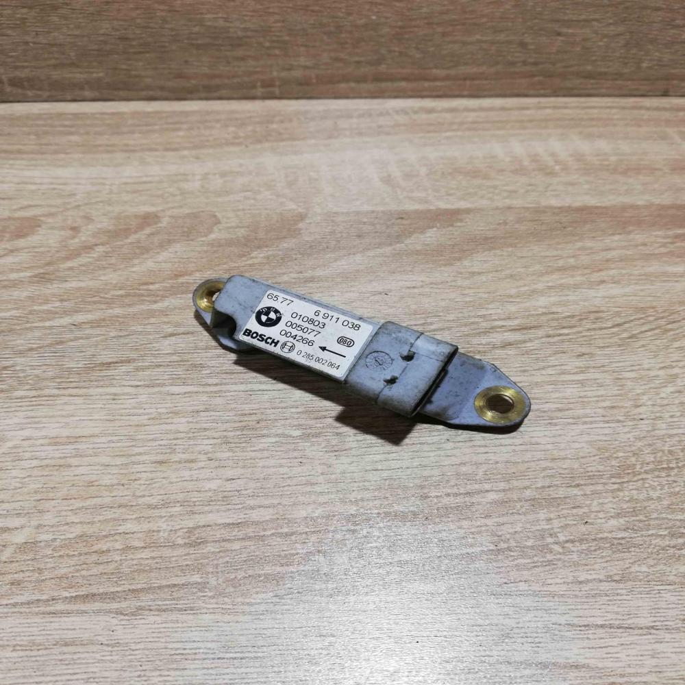 6911038   Airbag deployment crash/impact sensor BMW 3 E46