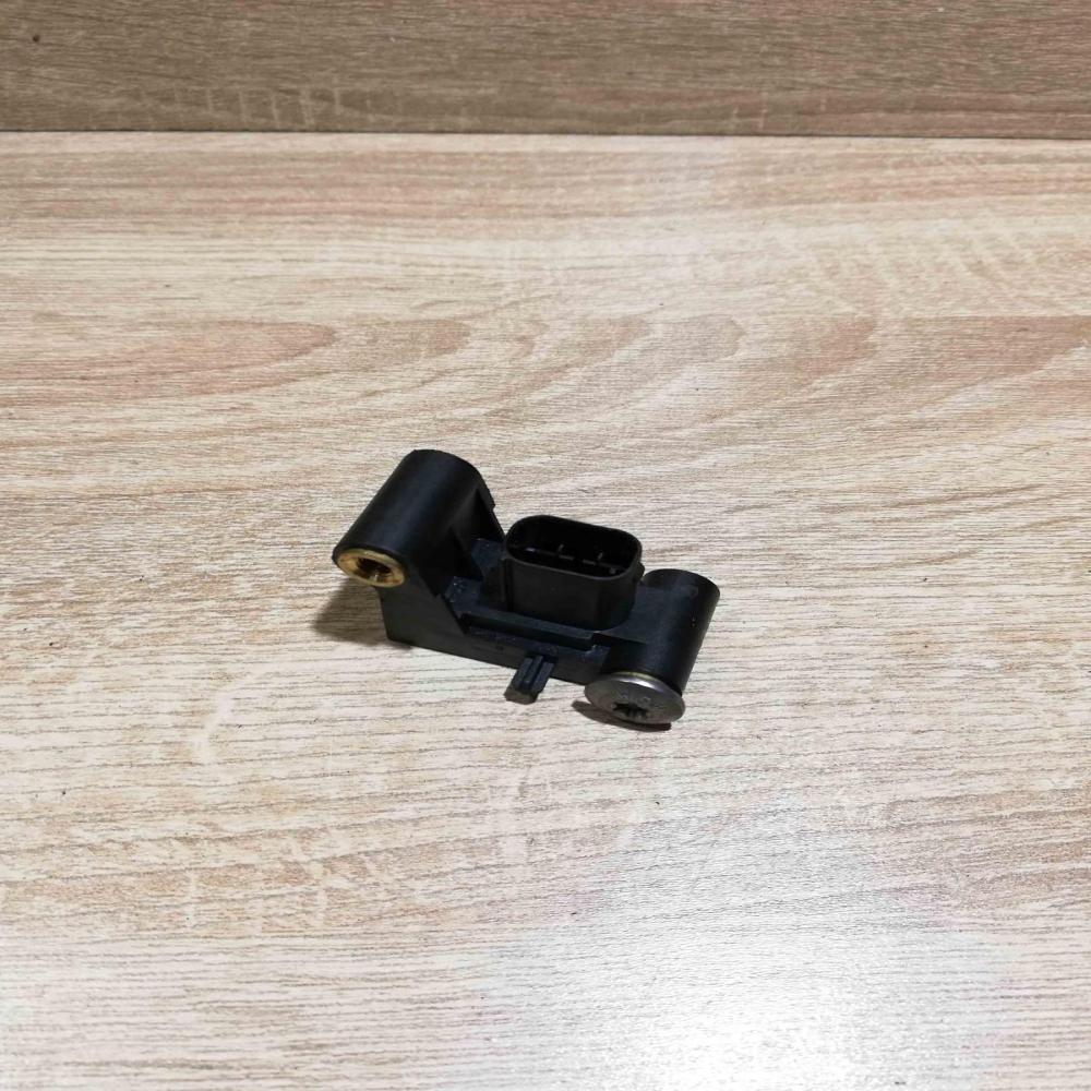 6977398   Airbag deployment crash/impact sensor BMW 5 E60 E61