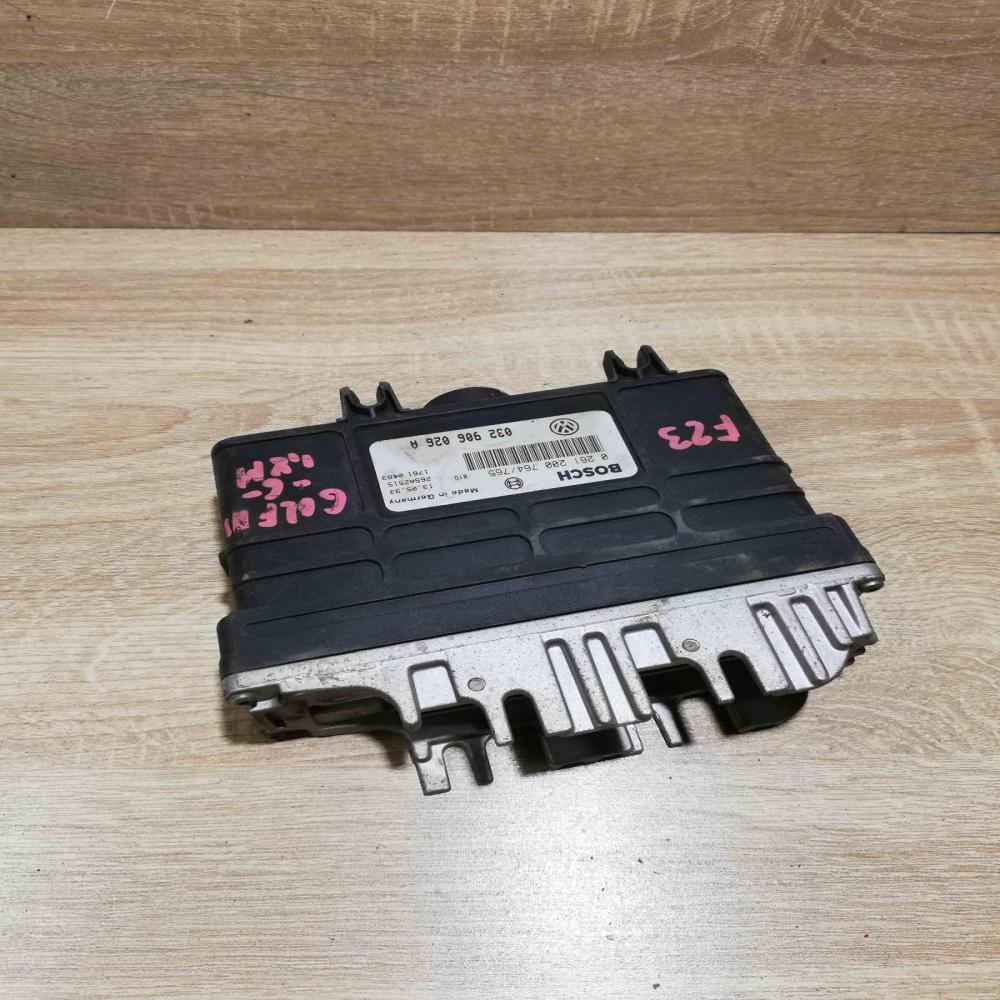 032906026A 0261200764  Engine control unit/module ECU Volkswagen Golf III