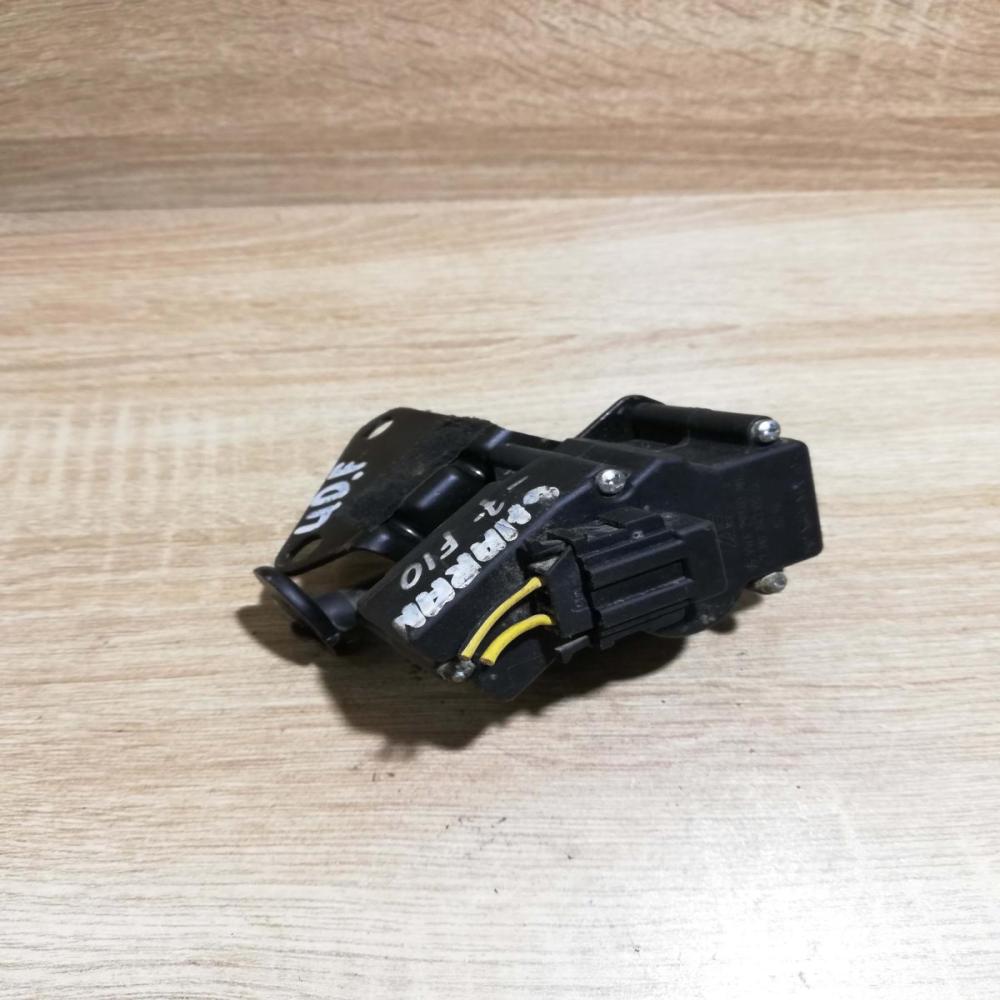 7M0847100Q Actuator  Central locking motor Ford Galaxy