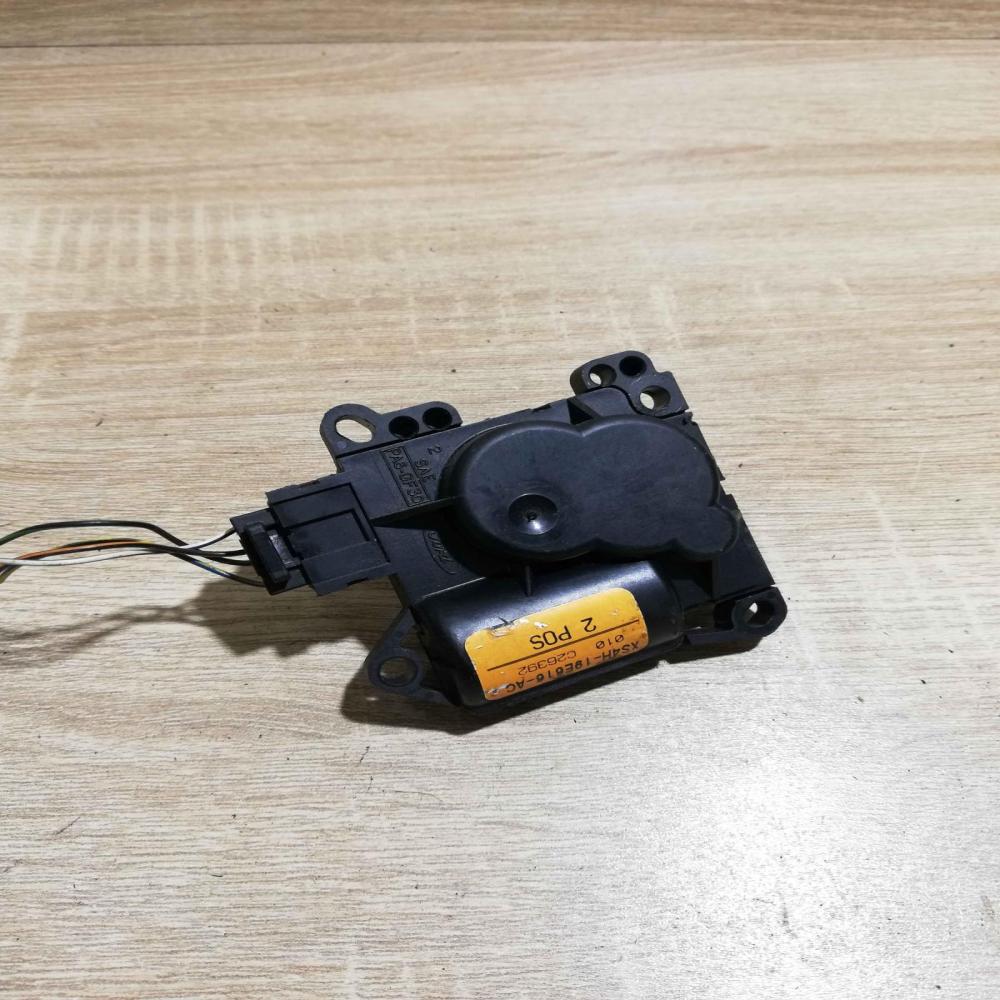 XS4H 19E616 AC C26392  Air flap motor/actuator Ford Focus