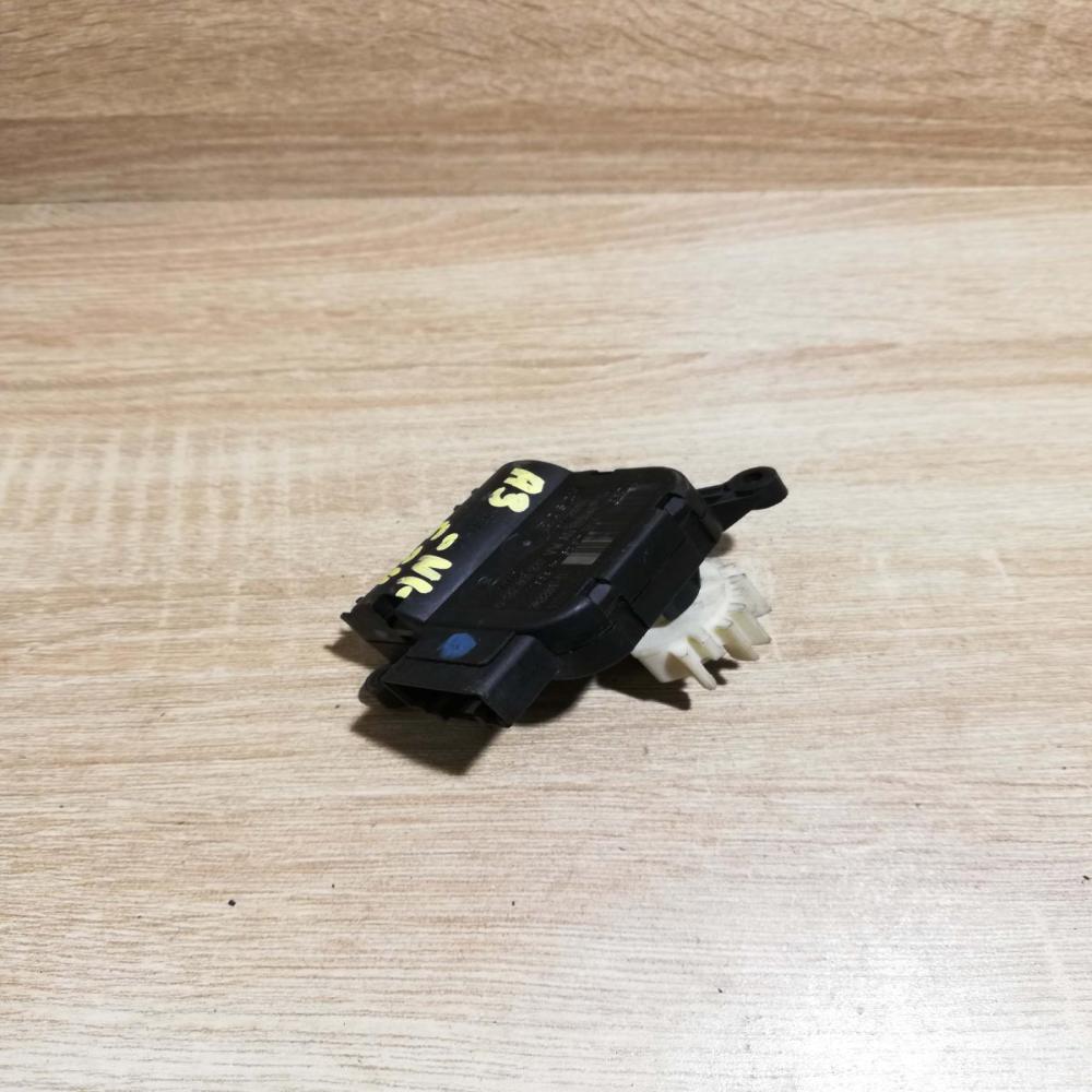 0132801337   Air flap motor/actuator Volkswagen Touran I