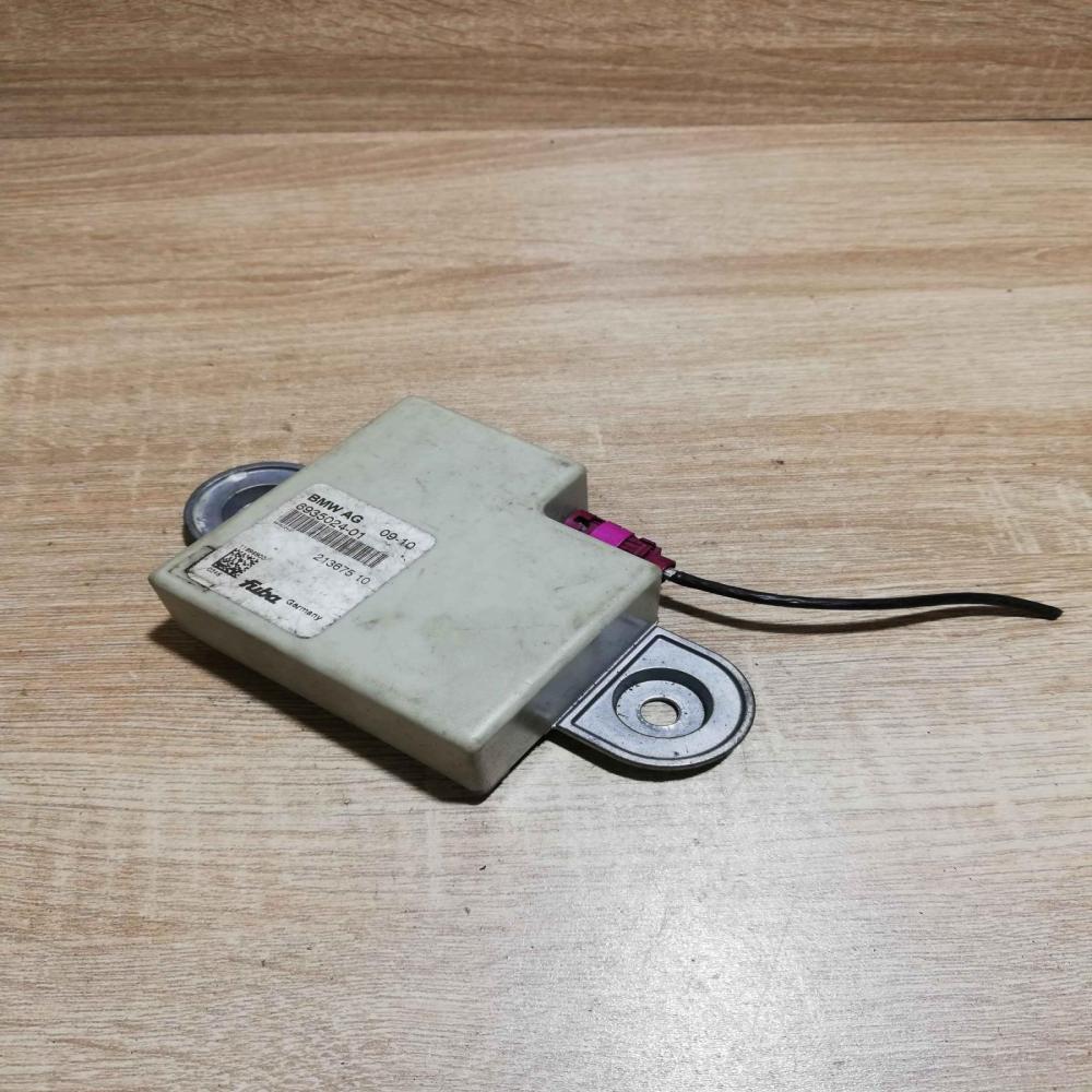6935024 01 Unit  Aerial antenna amplifier BMW 5 E60 E61