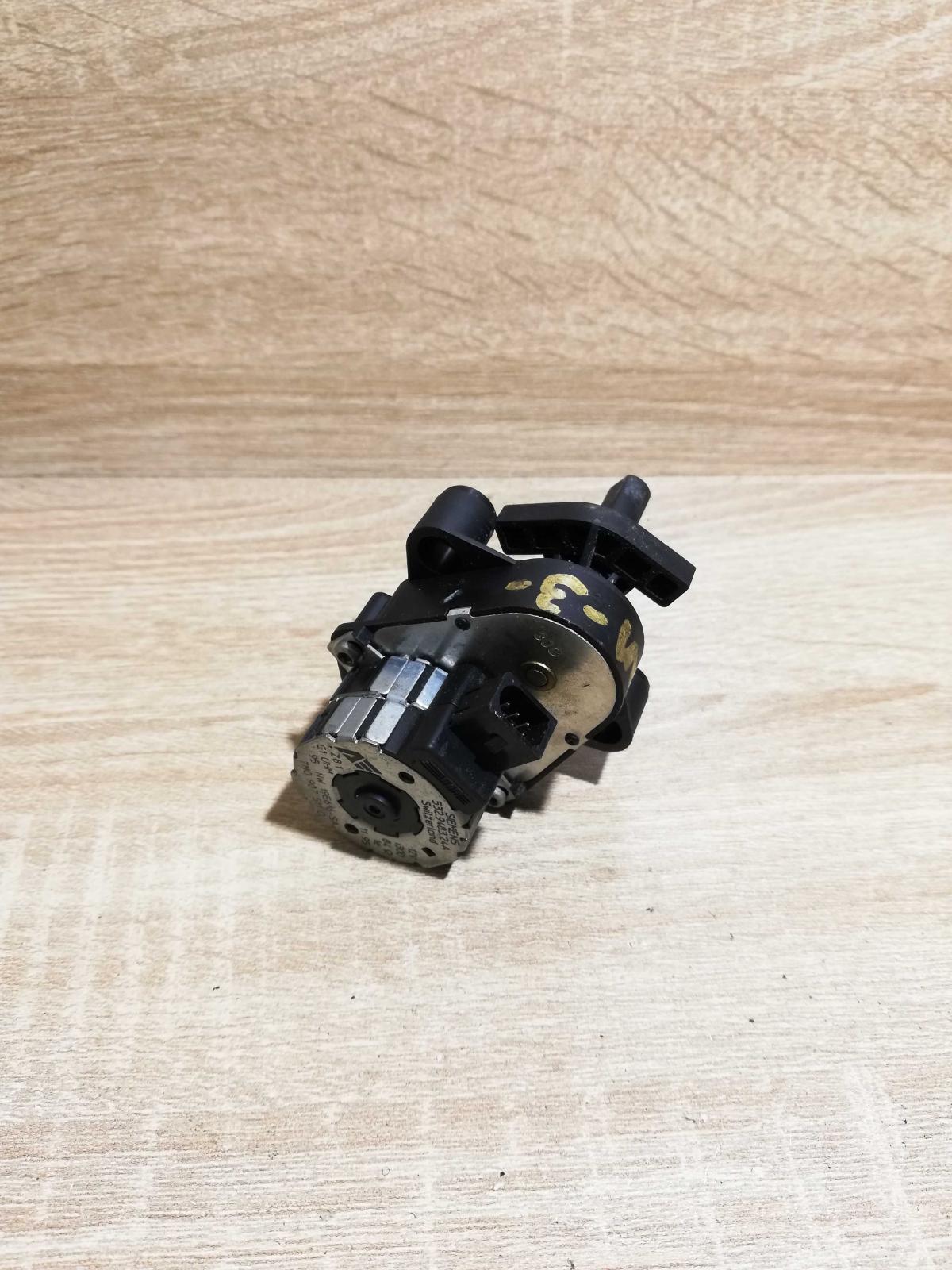 7M0907511D 532 9483 24A  Air flap motor/actuator Volkswagen Sharan