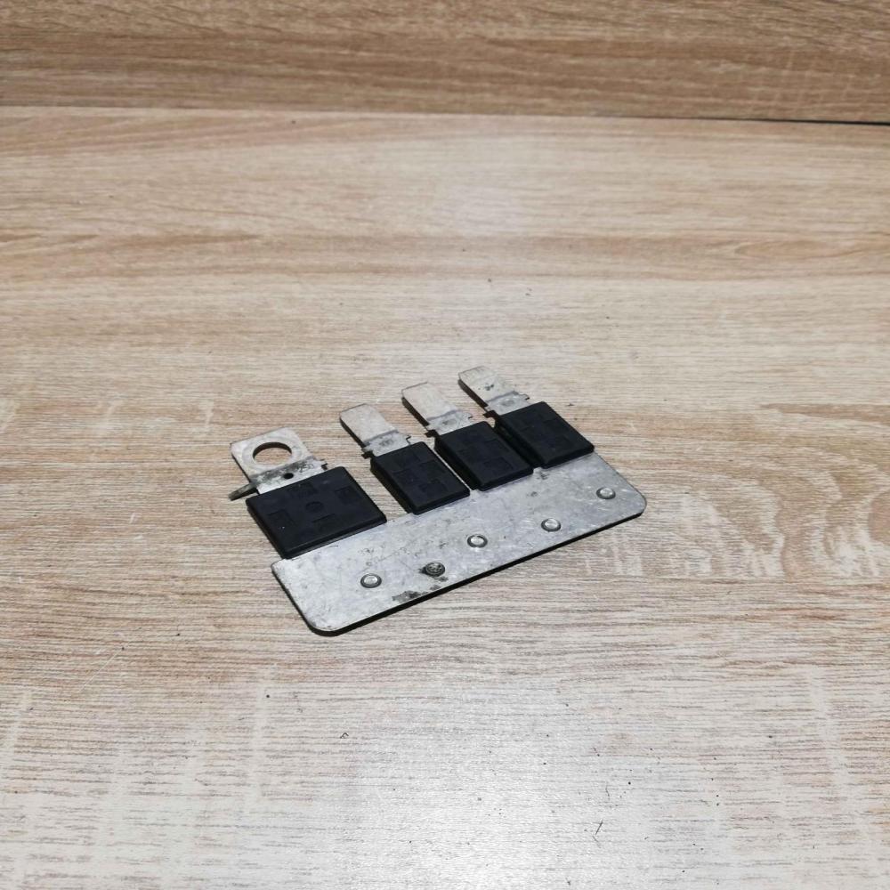 6936661   Fuse BMW 3 E90 E91