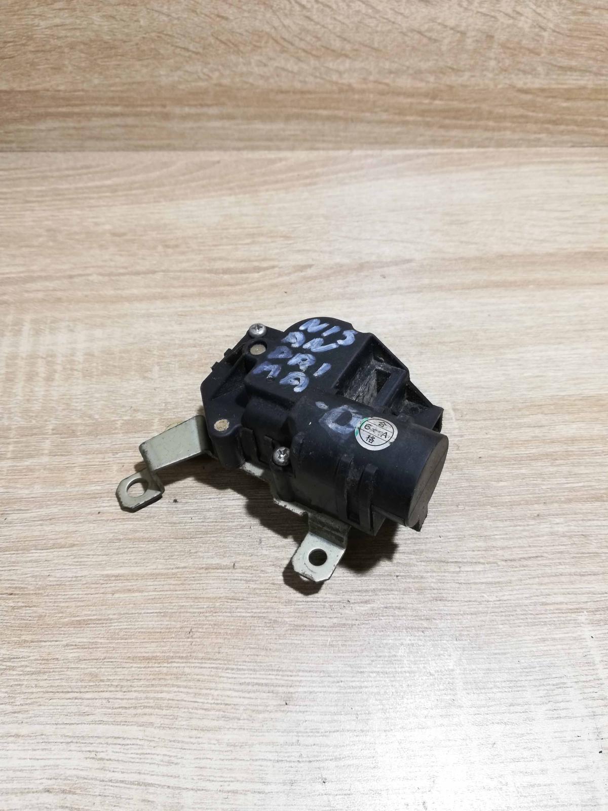 Nissan   Air flap motor/actuator Nissan Primera