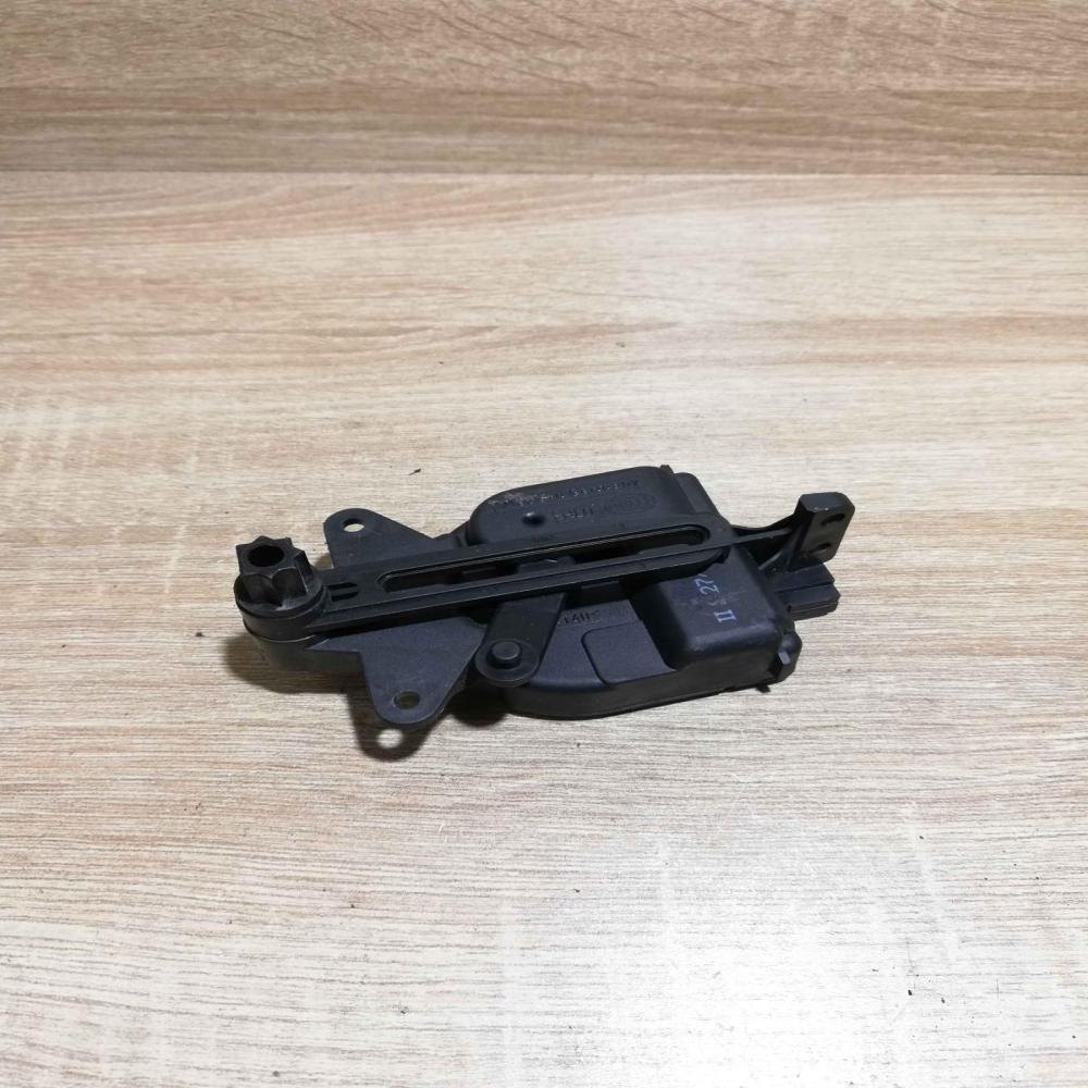 1J0907511   Air flap motor/actuator Skoda Octavia Mk1 (1U)