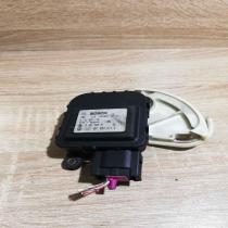 0132801115   Air flap motor/actuator Volkswagen PASSAT B5