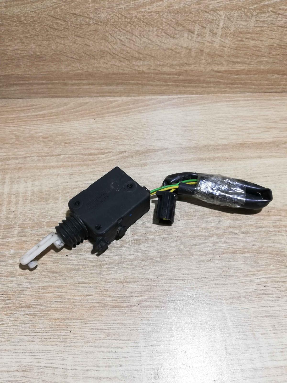 V440 5 F10   Central locking motor Volvo 440